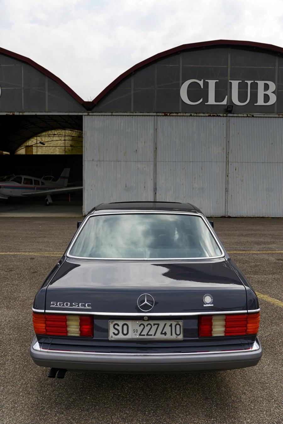  Mercedes-Benz 560 SEC (C126) 1985 года  (фото 30 из 35)